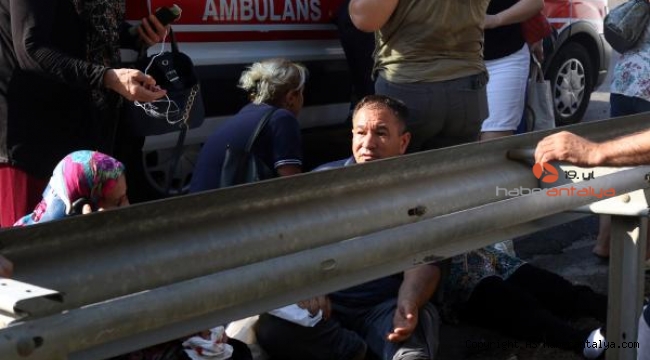 Servis midibüsü, oto kurtarma aracına çarptı: 4'ü ağır, 27 yaralı !