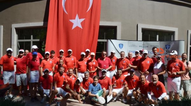 Zafer Bayramı Golf Turnuvası'nın şampiyonu Şehmuz Işık