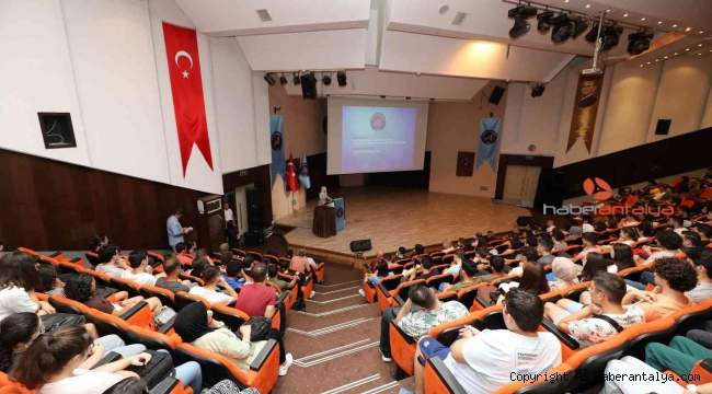Akdeniz Üniversitesi Tıp Fakültesi'nde ilk ders yapıldı