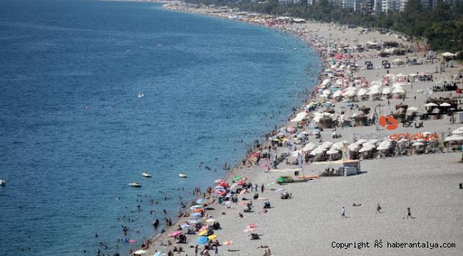 Antalya'da sahiller, yabancı turistlere kaldı