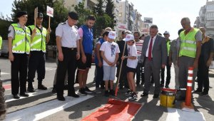 Antalya'da, 'Yayalara Öncelik Duruşu, Hayata Saygı Duruşu" etkinliği düzenlendi