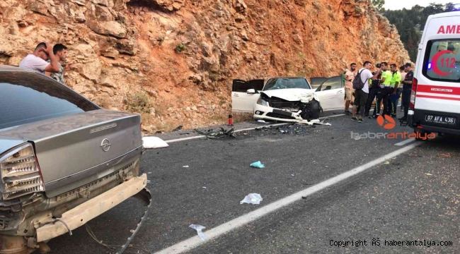Antalya'da zincirleme trafik kazası: 4 yaralı !