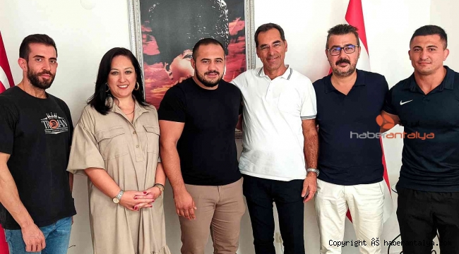 Antalyaspor Başkan Çetin, güreş takımını ağırladı