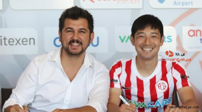 Antalyaspor, Japon orta saha Nakajima'yı açıkladı