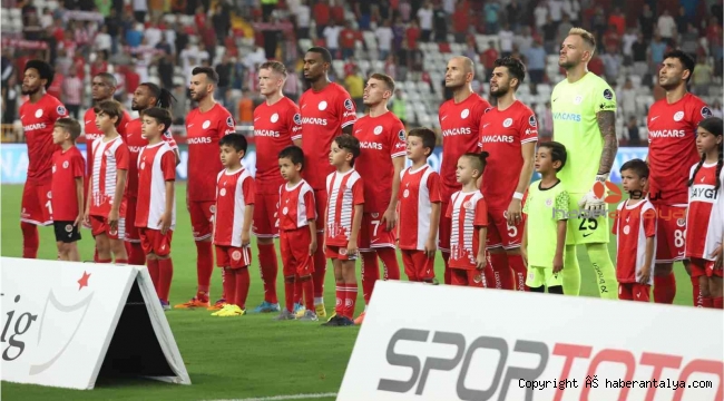 Antalyaspor son 2 haftada kalesinde 7 gol gördü