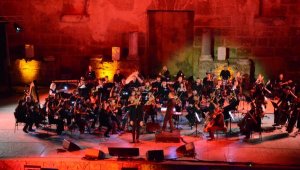 Aspendos'ta Safina konser verdi