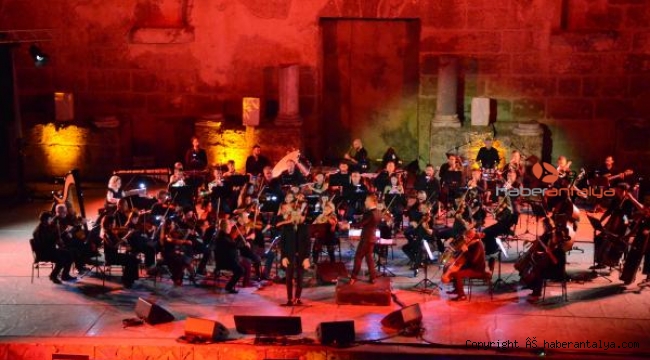 Aspendos'ta Safina konser verdi