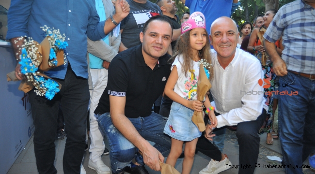 Bahar ve Kurucu 'Mavi' için Food Fest'te