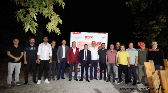 Başkan Böcek Antalyaspor Vakfı yönetimiyle buluştu 