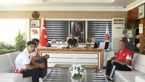 Başkan Toplaloğlu, milli sporcu Şen'i ağırladı