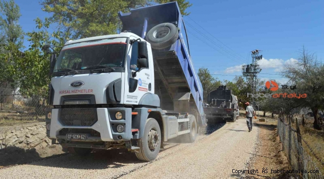 Büyükşehir Belediyesinden, Elmalı'da asfalt çalışması