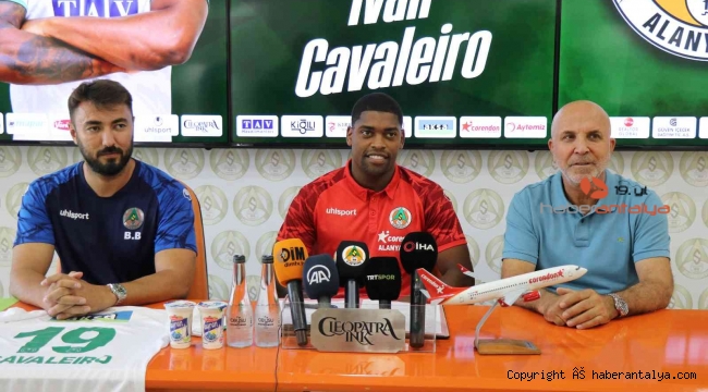 Corendon Alanyaspor, Fulham'dan Cavaleiro'yu kiraladı