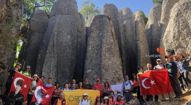 Doğa tutkunları 'Adam kayalar'ı fotoğrafladı