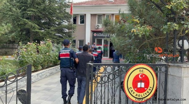 Emrah'ın öldüğü bıçaklı kavganın 4 şüphelisi adliyede