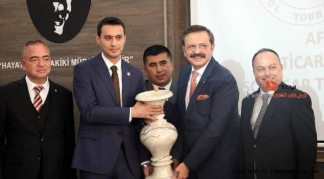 Hisarcıklıoğlu: Mart ayında TOGG arabasını hep beraber göreceğiz