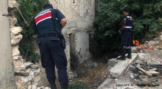 Jandarma okul çevrelerini didik didik denetledi; 11 kişi yakalandı