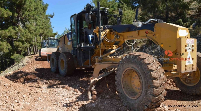 Konyaaltı Üçoluk Mahallesi Havutönü grup yolu yenileniyor