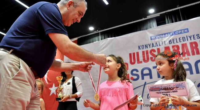 Konyaaltı'nda Uluslararası Satranç Turnuvası sona erdi