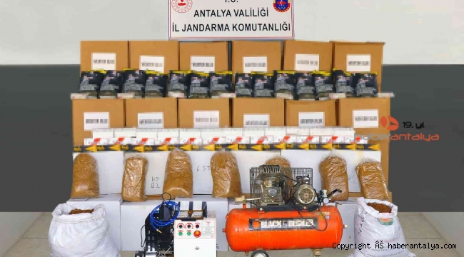 Manavgat'ta piyasa değeri 650 bin TL kaçak tütün ve makaron operasyonu
