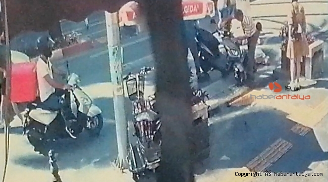 Motosikletin çarptığı yayaya ilk müdahale sağlık müdüründen geldi