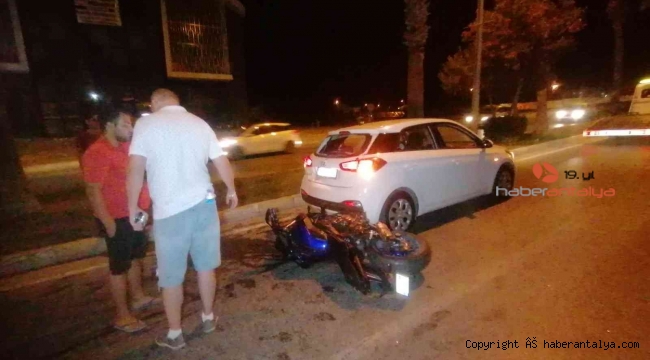 Otomobile çarpan alkollü motosiklet sürücüsü yaralandı