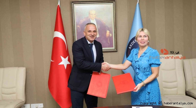 Rektör Özkan'dan öğrencilere yurt müjdesi