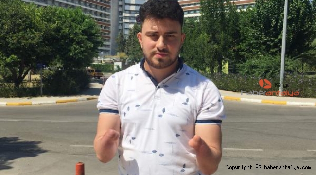 Tek hayali bir parmağı olması ve o parmağa yüzük takmak 