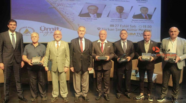 Turizmin duayenleri panelde buluştu