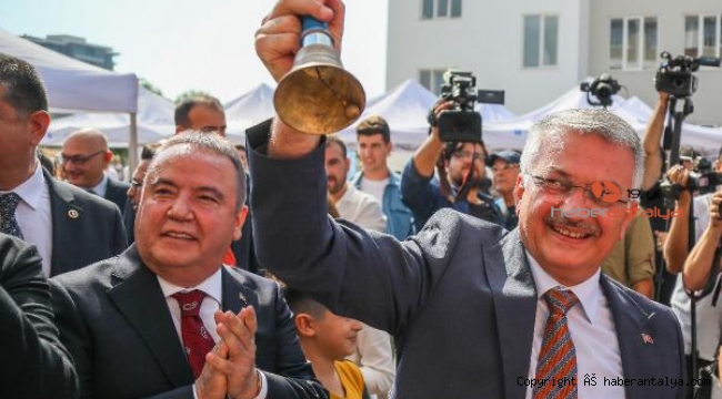 Vali Yazıcı, ilk ders zilini çaldı