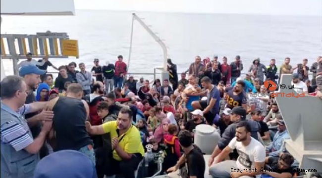 Yardım çağrısı yapan gemide kurtarılan 283 düzensiz göçmen, ülkelerine gönderilecek
