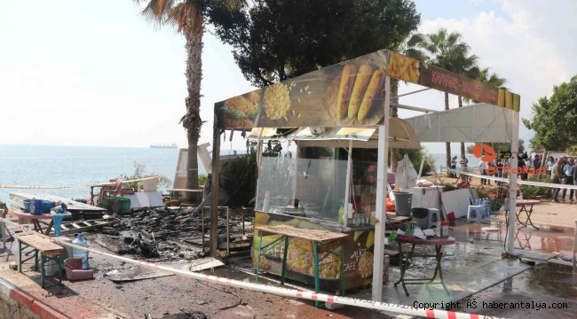 Yıkım kararı verilen büfe yandı