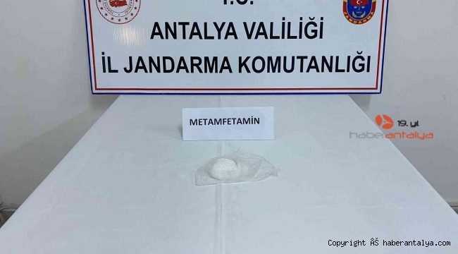 Yolcu otobüsünde çorap içerisine saklanmış 86 gram uyuşturucu ele geçirildi
