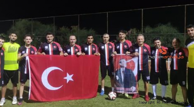Zafer Bayramı'nı futbolla kutladılar