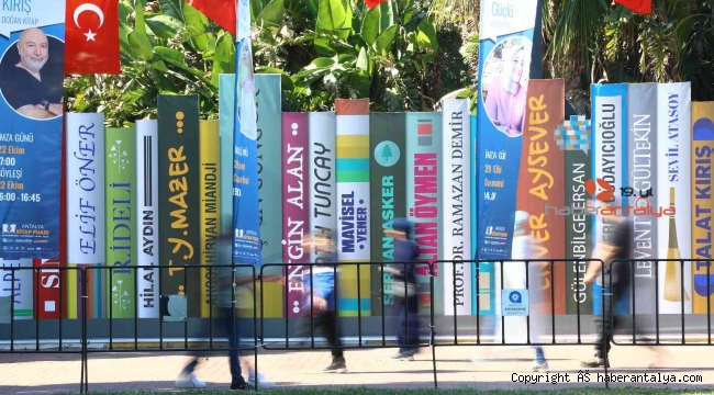 12. Antalya Kitap Fuarı dolu dolu geçiyor