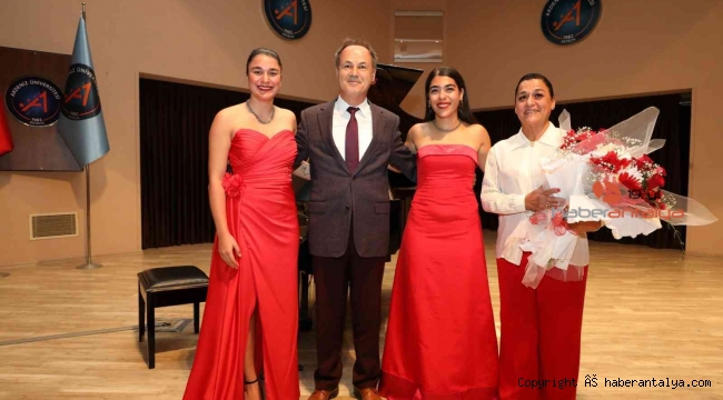 Akdeniz Üniversitesi'nde cumhuriyet konseri