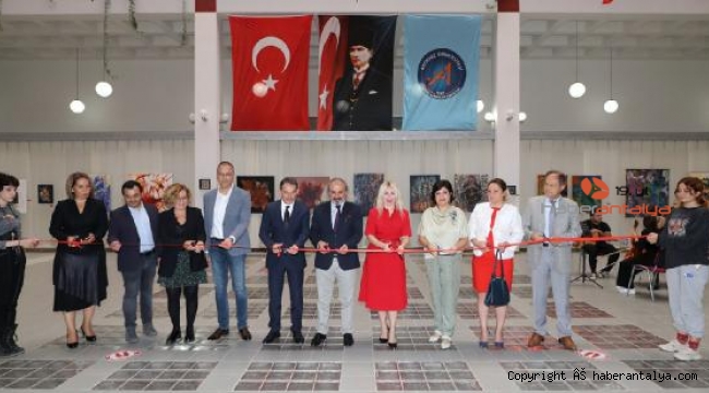Akdeniz Üniversitesi'nde 'Sonsuza Kadar Cumhuriyet' Sergisi