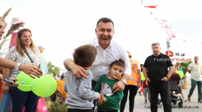 Alanya tropikal meyve festivali büyük beğeni topladı