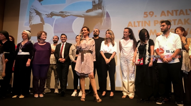 Altın Portakal'da film ekibi saçlarını kesti