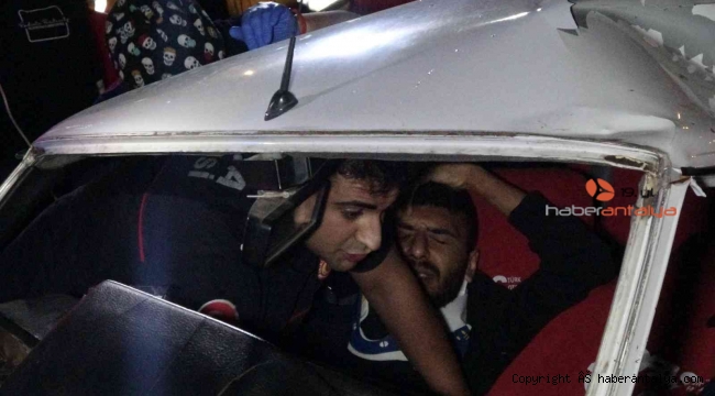 Antalya'daki trafik kazasında can pazarı: 4 yaralı !