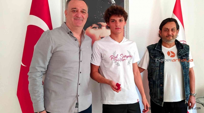 Antalyasporlu yüzücüler ödüllendirildi