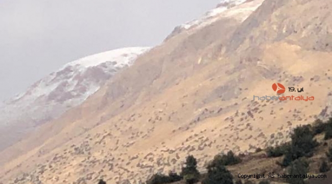 Antalya'ya mevsimin ilk karı yağdı