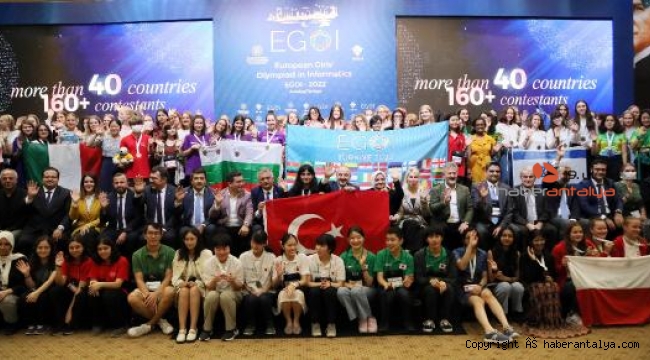 'Avrupa Kızlar Bilgisayar Olimpiyatı'nda Türkiye ilk kez altın madalyanın sahibi oldu