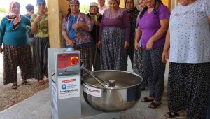 Büyükşehir'den Serik'e hamur yoğurma makinesi