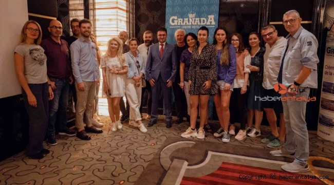 Covıd-19'un ardından Türkiye'yi ziyaret eden Romanyalı gazeteciler Antalya'ya hayran kaldı