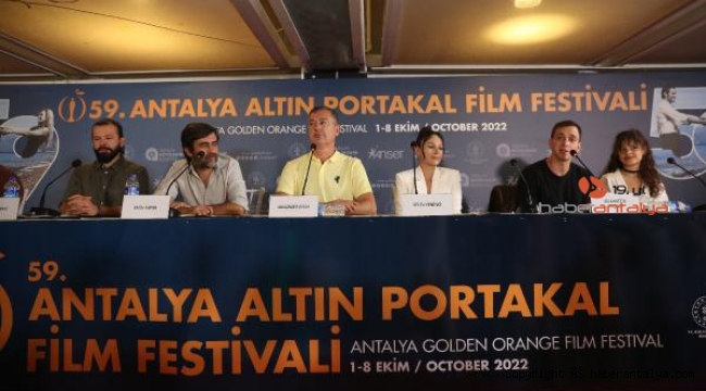 Dünya prömiyeri Cannes'da, Türkiye prömiyeri Altın Portakal'da