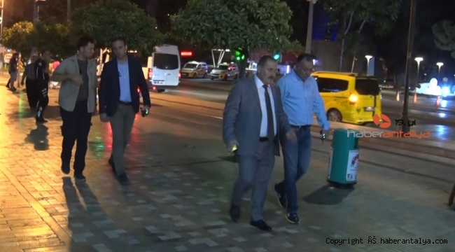 Emniyet müdürü gece yürüyerek denetim yaptı