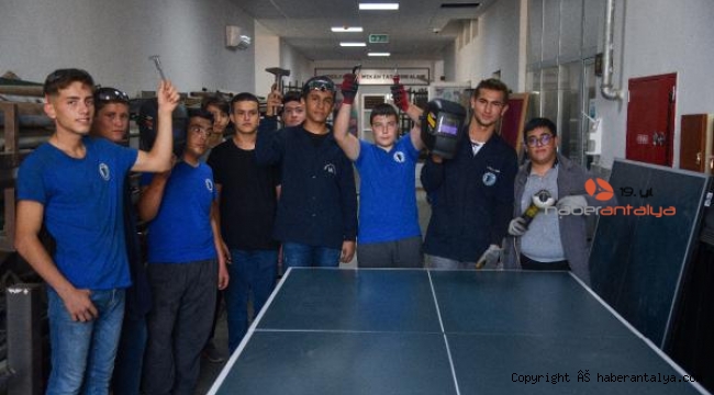 Fabrika gibi çalışan meslek liseleri: 47 milyon lira ciro yaptılar