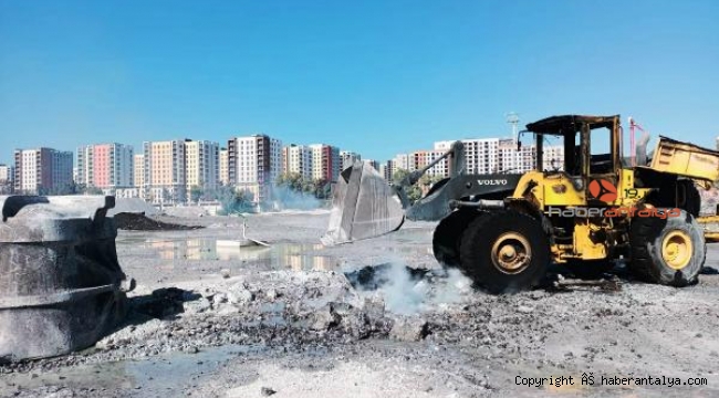Fabrikada patlamayla birlikte yangın çıktı; operatör yaralı !