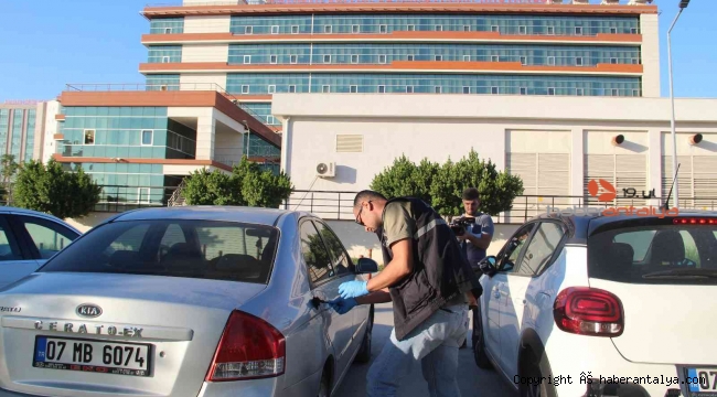 Hastaneye yeğenini ziyarete geldi, 3 bin 700 TL'sini çaldırdı