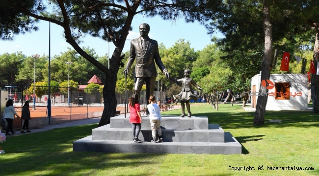 HayatPark'a Atatürk anıtı